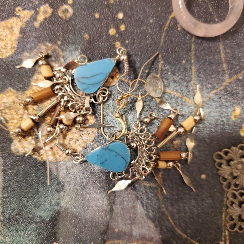 Assorted Jewelry - Picture 2 of 9